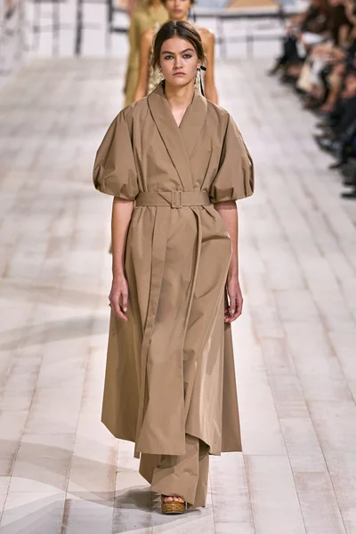 Look 11